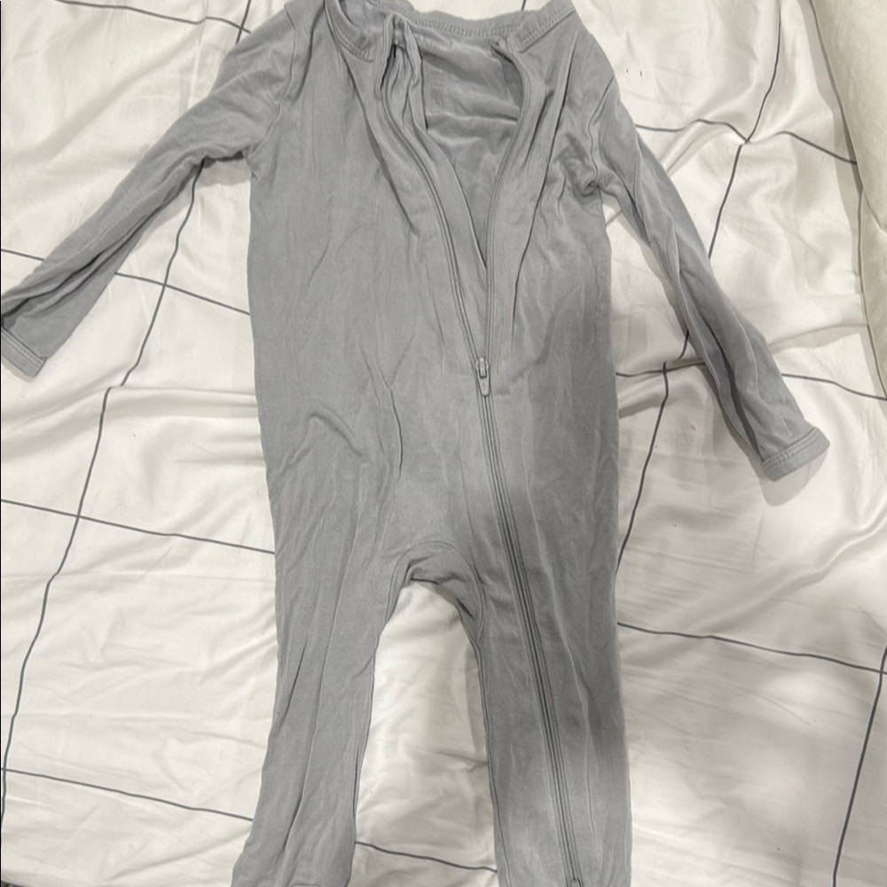 Kyte BABY Gray Footies One Piece Soft Stretchy Fabric
